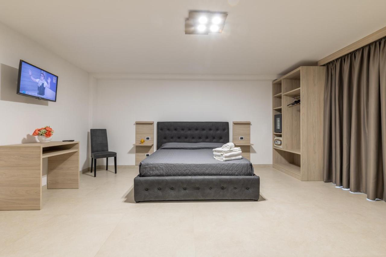 توري سان جيوفاني أوغينتو Room Salento Palace المظهر الخارجي الصورة