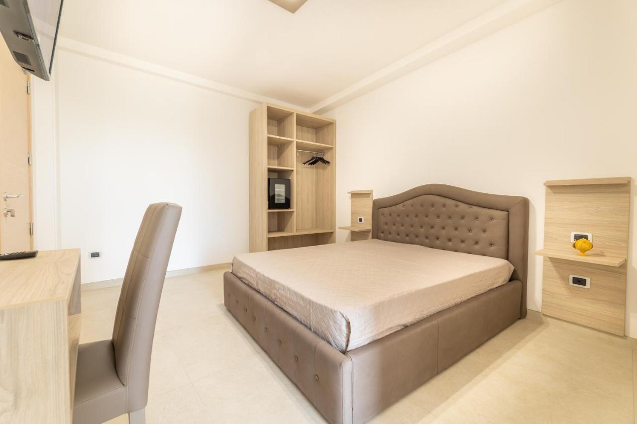 توري سان جيوفاني أوغينتو Room Salento Palace المظهر الخارجي الصورة