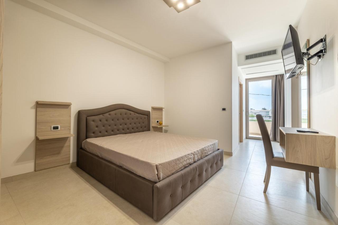 توري سان جيوفاني أوغينتو Room Salento Palace المظهر الخارجي الصورة