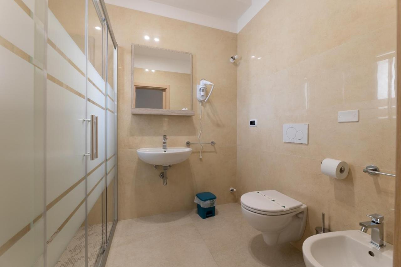 توري سان جيوفاني أوغينتو Room Salento Palace المظهر الخارجي الصورة
